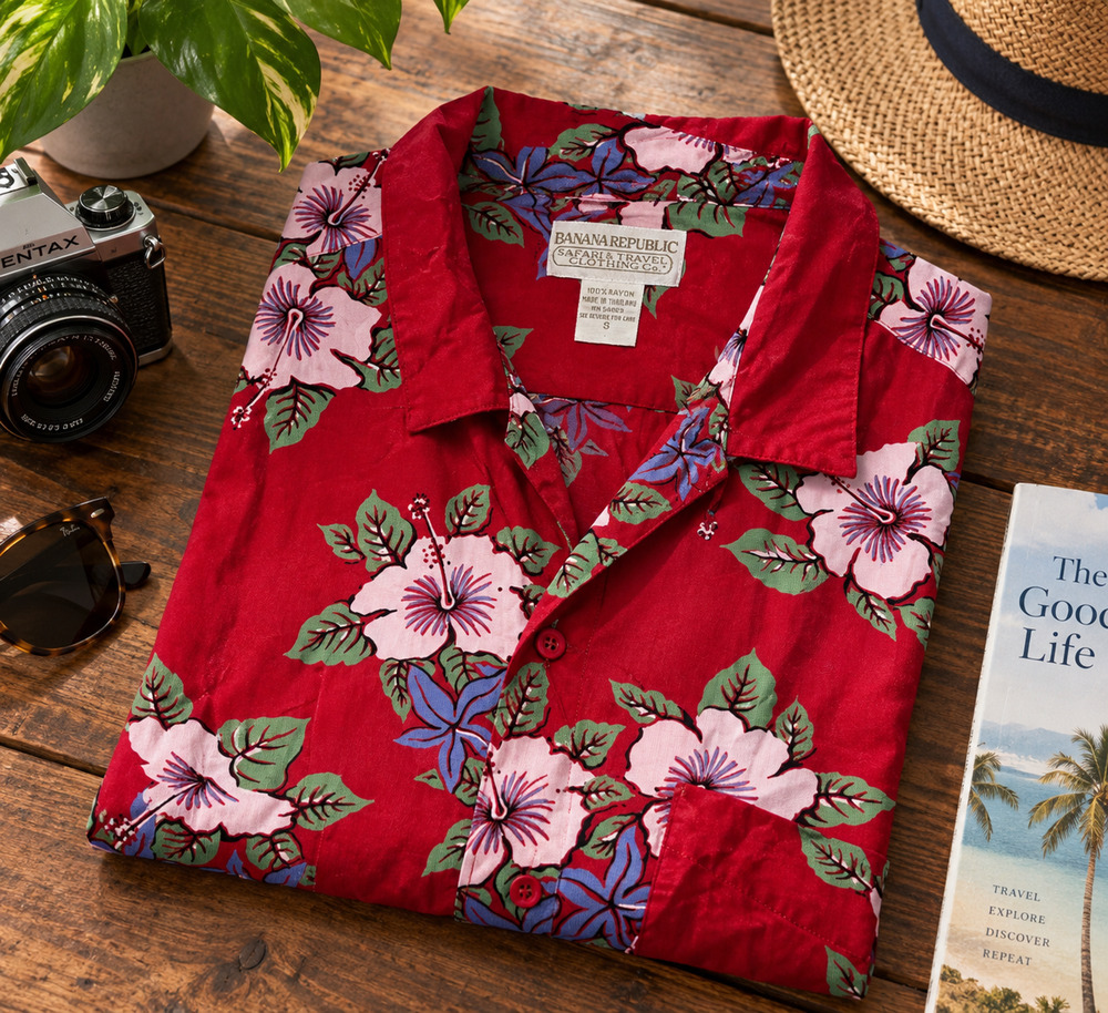 Banana Republic Safari Travel Hawaiian Shirt Floral Rayon Red Sz. Small Vintage